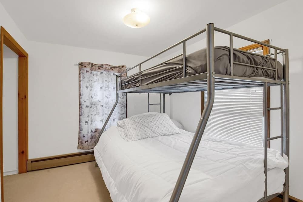 Photo of Bedroom in South Haven