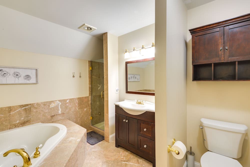 Photo of Bathroom in Washington