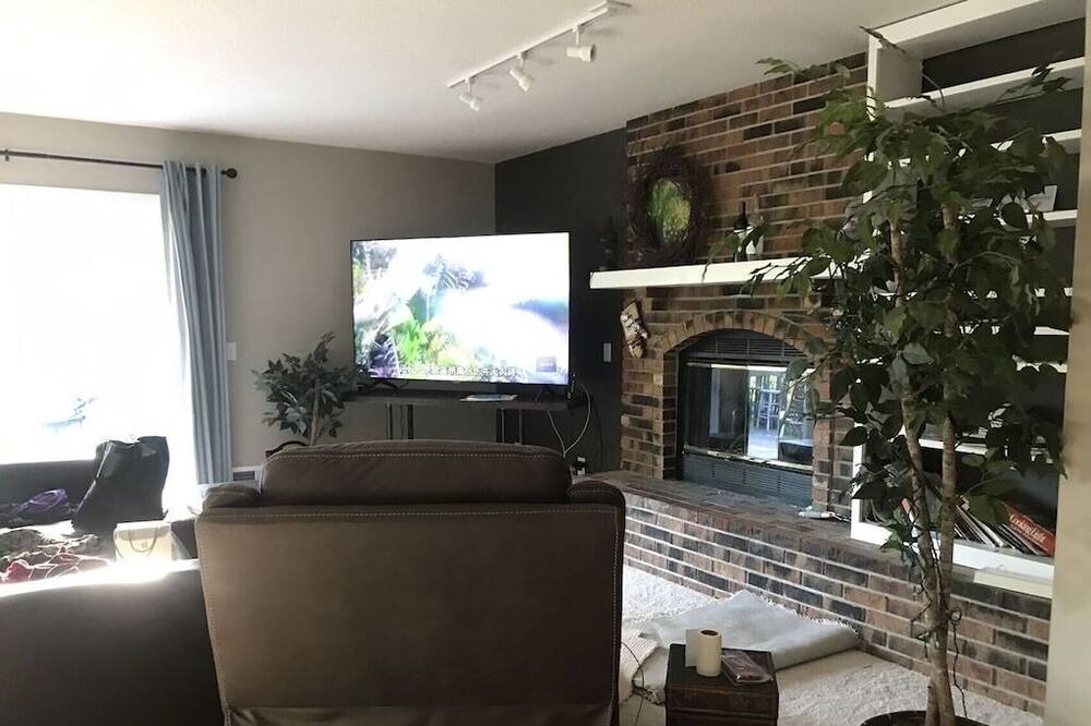 Photo of Livingroom in East Bloomington