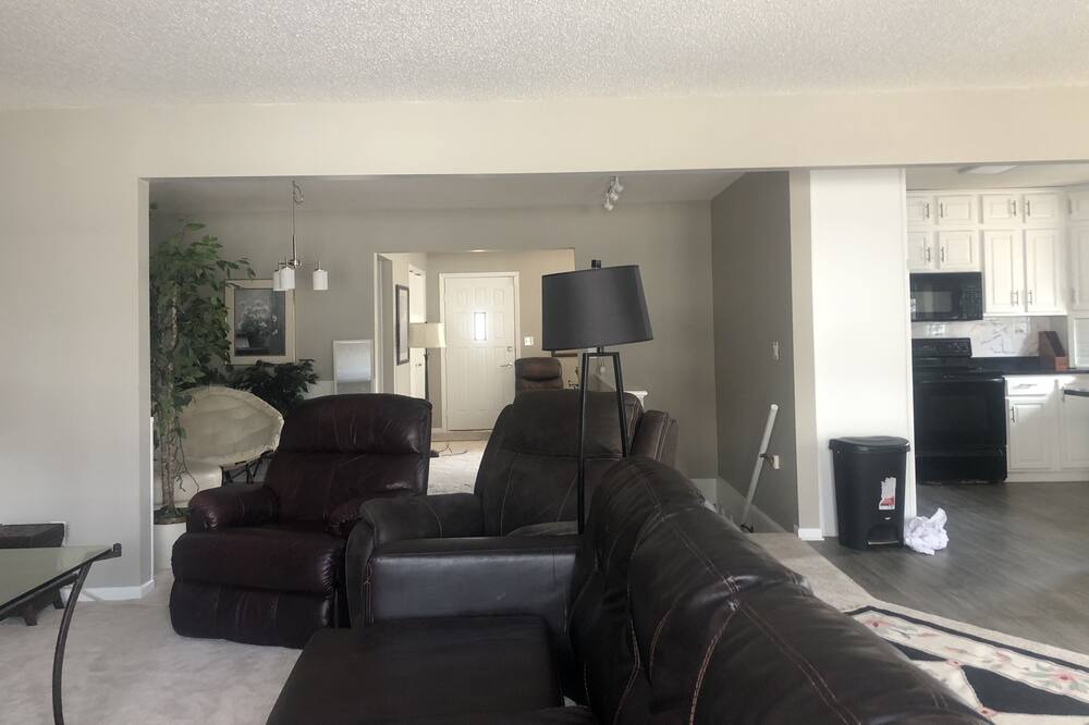 Photo of Livingroom in East Bloomington
