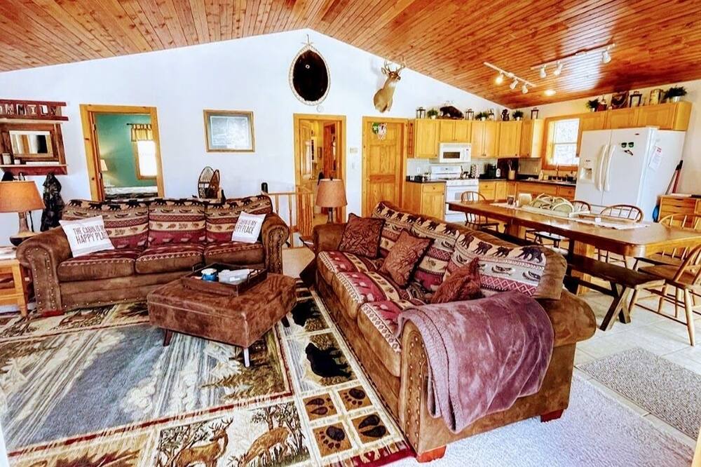 Photo of Livingroom in Deerbrook