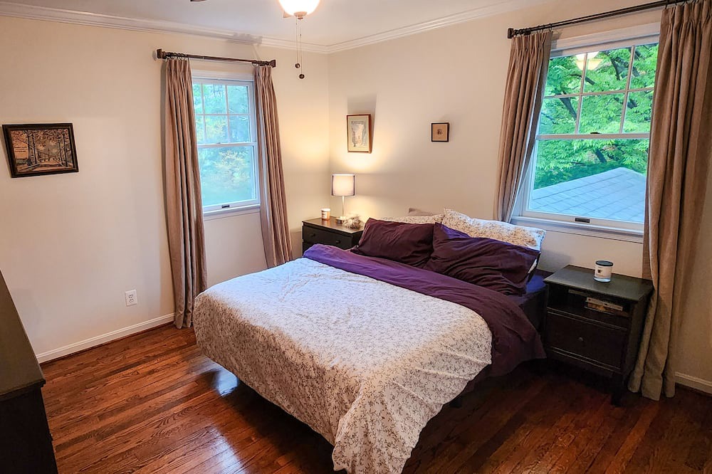 Photo of Bedroom in Carrolltowne