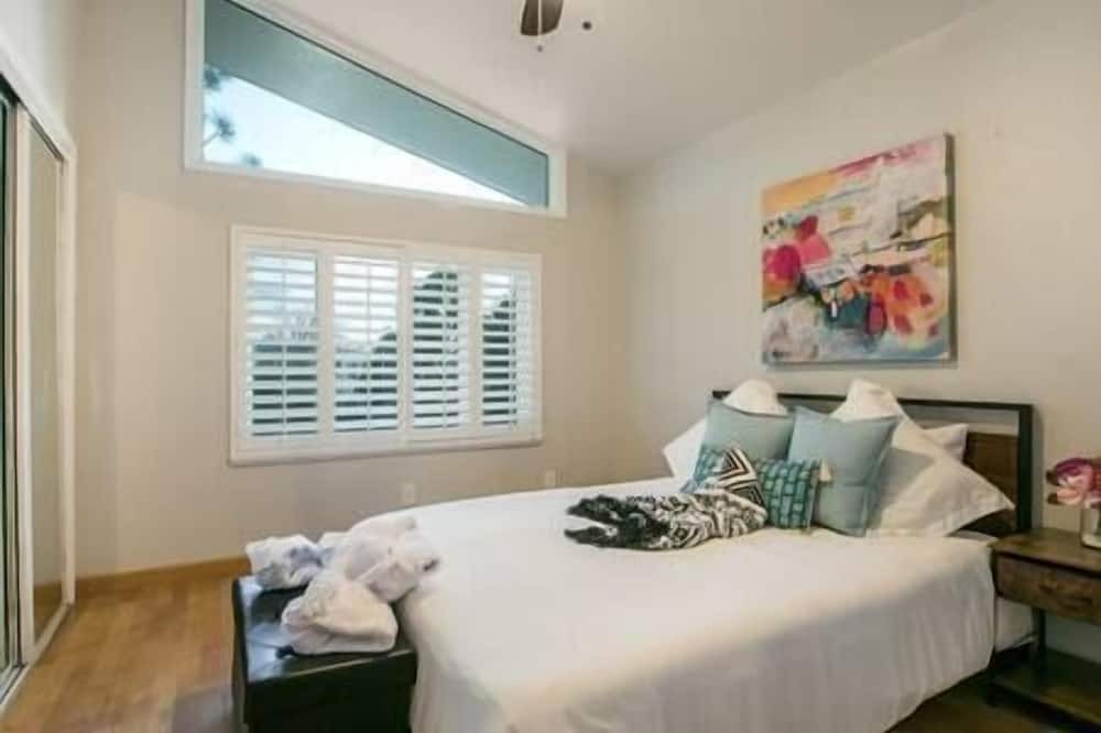 Photo of Bedroom in Paradise Hills Civic