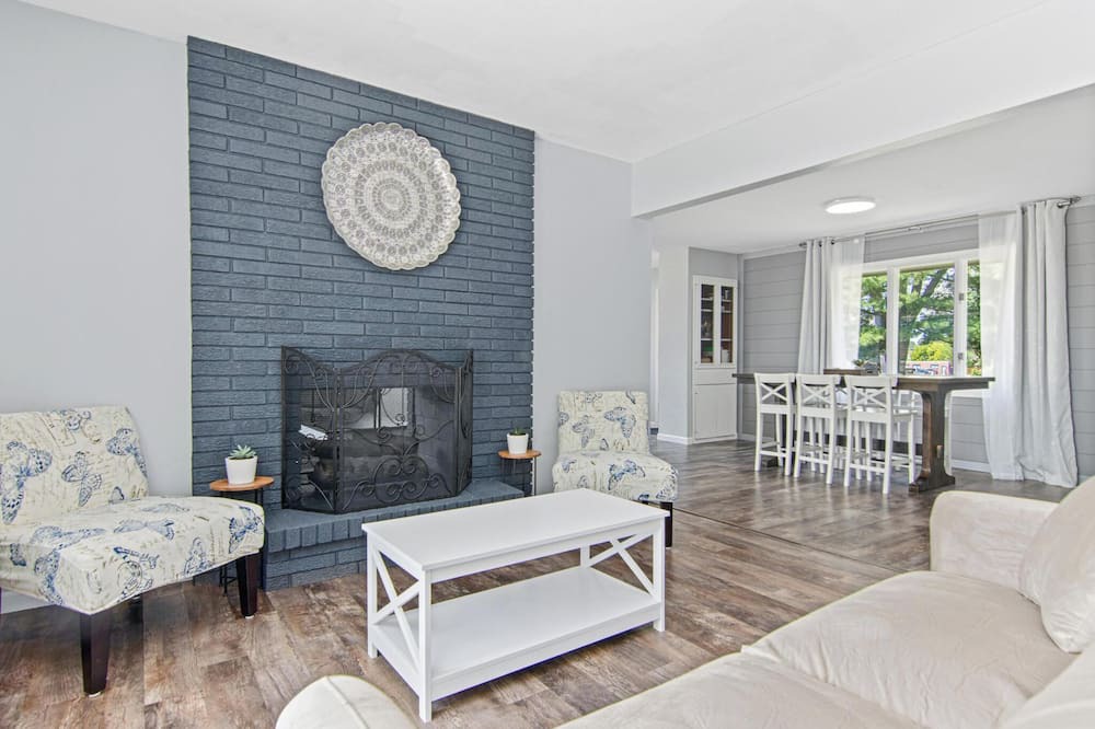 Photo of Livingroom in Forest Lake