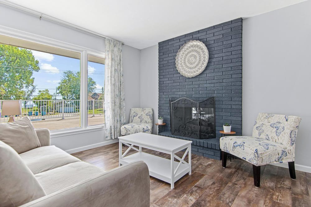 Photo of Livingroom in Forest Lake
