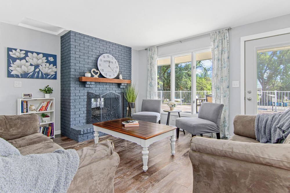 Photo of Livingroom in Forest Lake