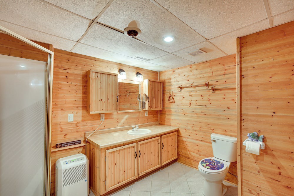 Photo of Bathroom in Madison Lake