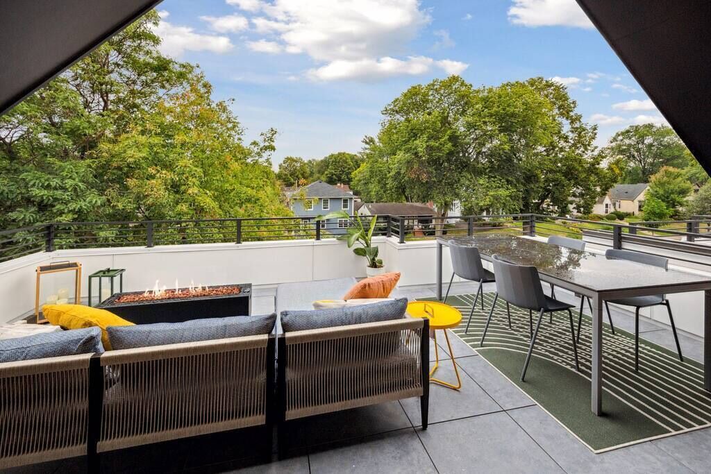 Photo of Outdoor in Linden Hills