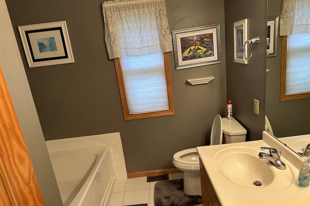 Photo of Bathroom in Baxter