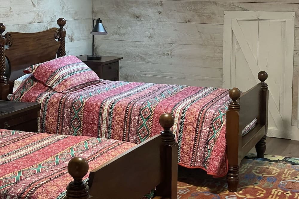 Photo of Bedroom in Williamsville