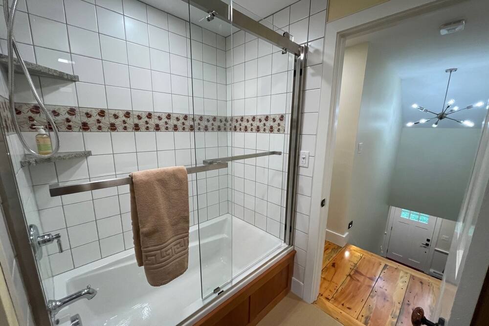 Photo of Bathroom in Williamsville