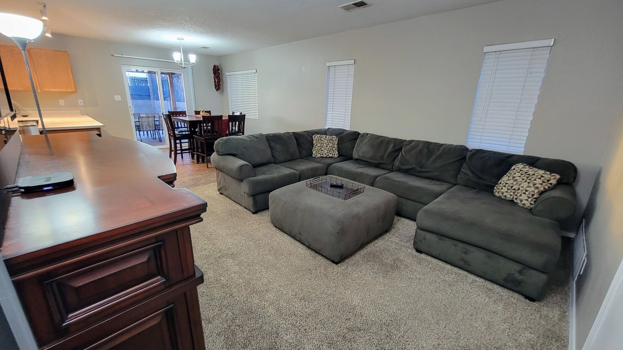 Photo of Livingroom in Skies West