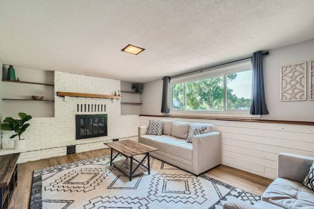 Photo of Livingroom in Fridley