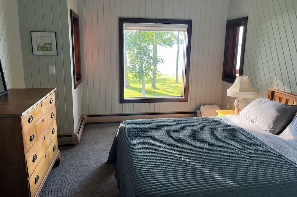 Photo of Bedroom in Newport