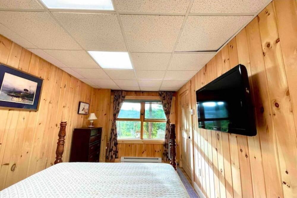 Photo of Bedroom in Huletts Landing