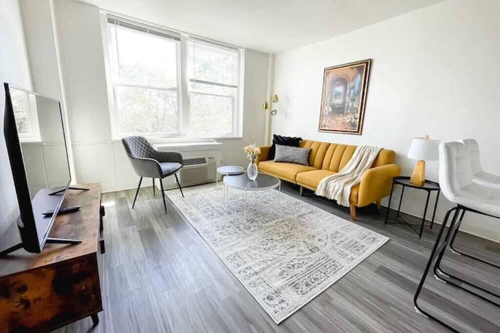 Photo of Livingroom in Corryville