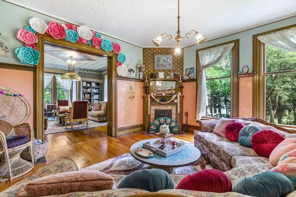 Photo of Livingroom in Hudson