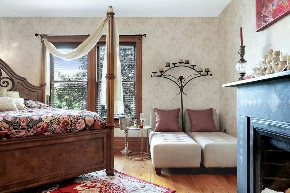 Photo of Bedroom in Hudson