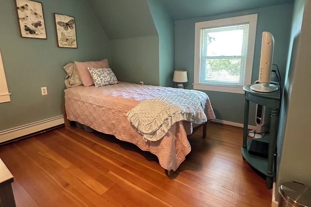 Photo of Bedroom in Shell Lake