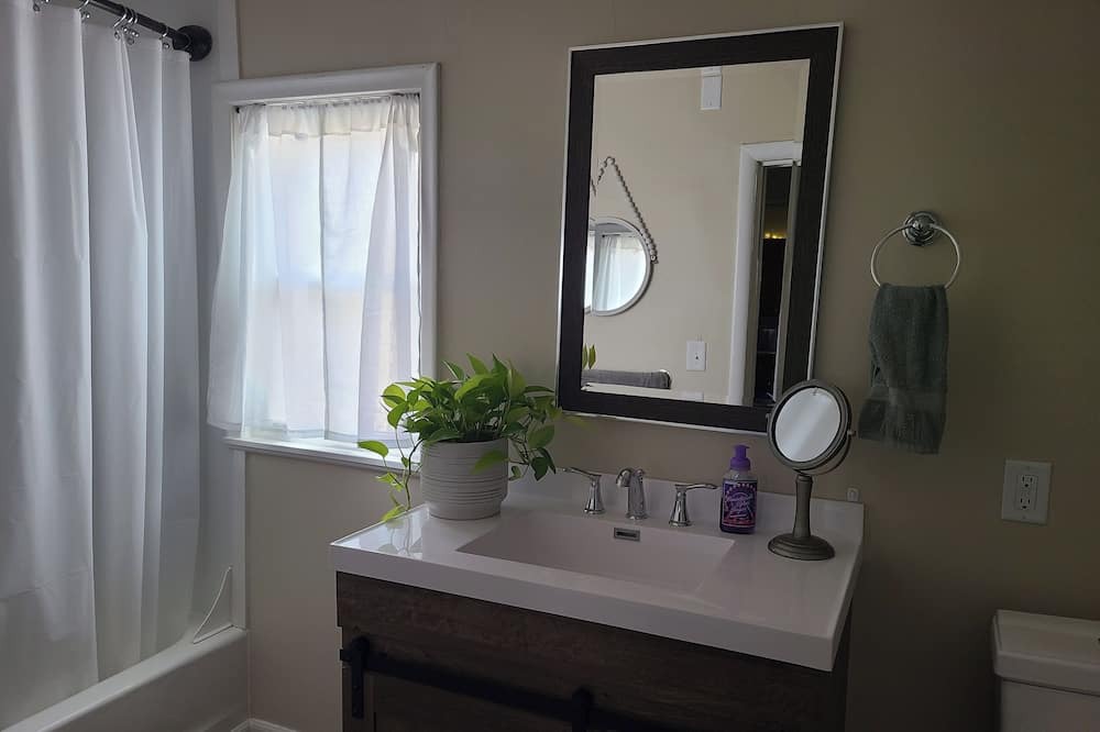 Photo of Bathroom in Elko New Market