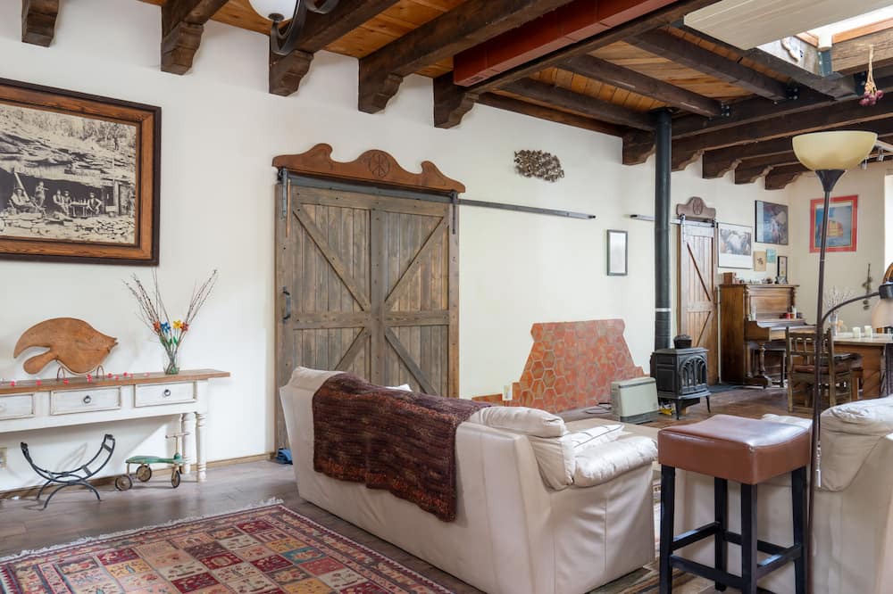 Photo of Livingroom in Canoncito