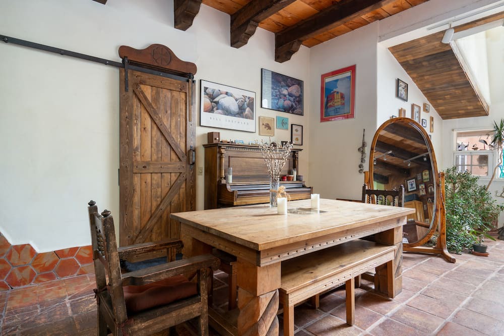 Photo of Livingroom in Canoncito