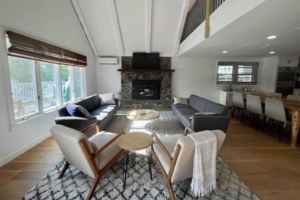 Photo of Livingroom in Winchester