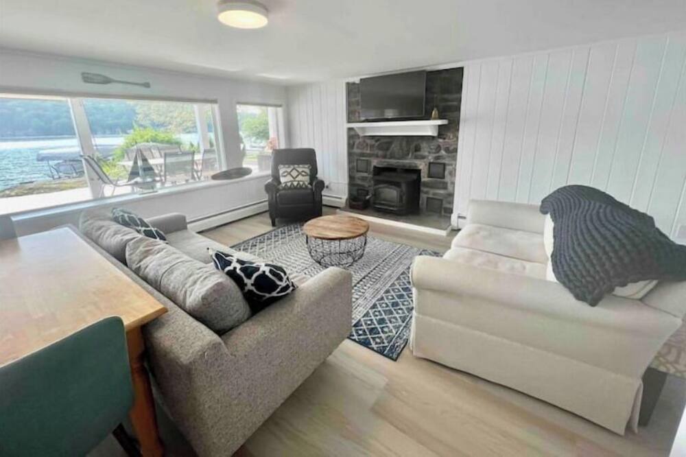 Photo of Livingroom in Winchester