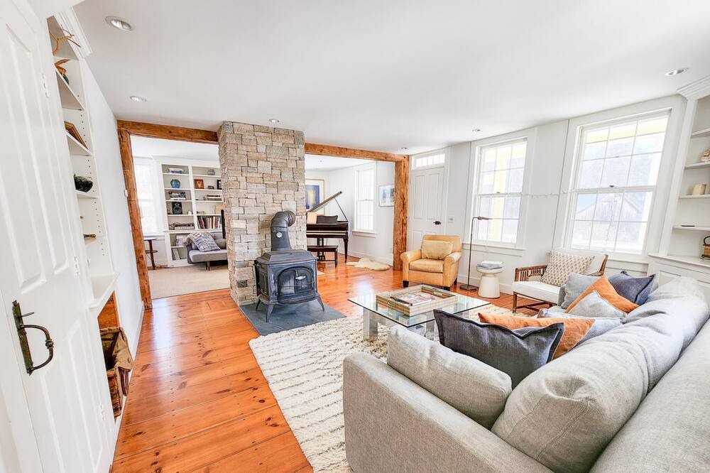 Photo of Livingroom in Waterbury