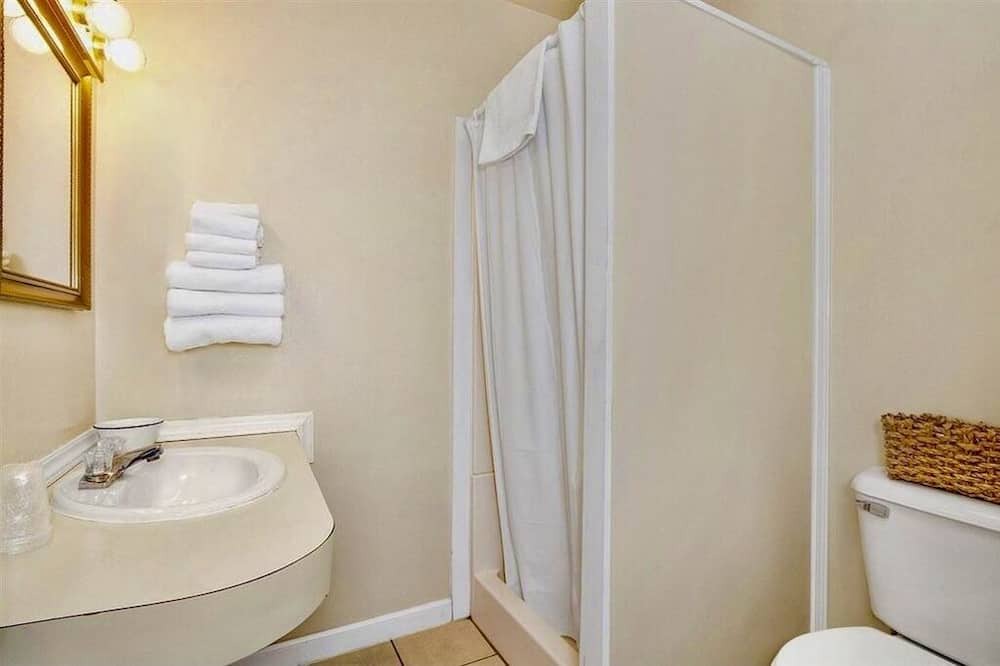 Photo of Bathroom in Lansing