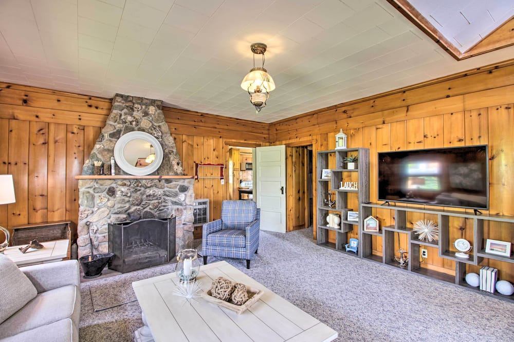 Photo of Livingroom in East Gull Lake