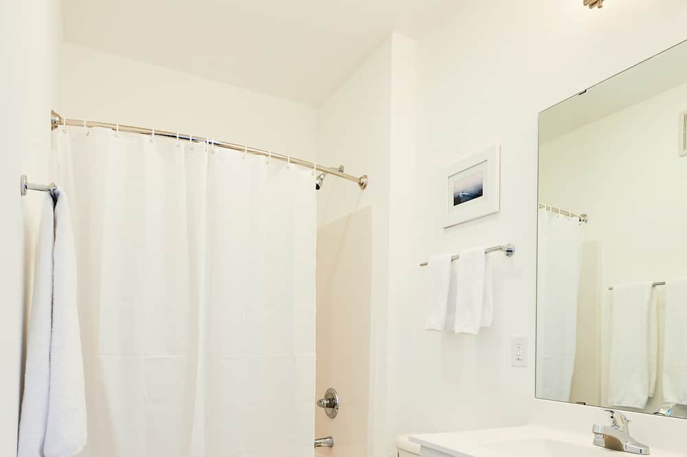 Photo of Bathroom in Whittier