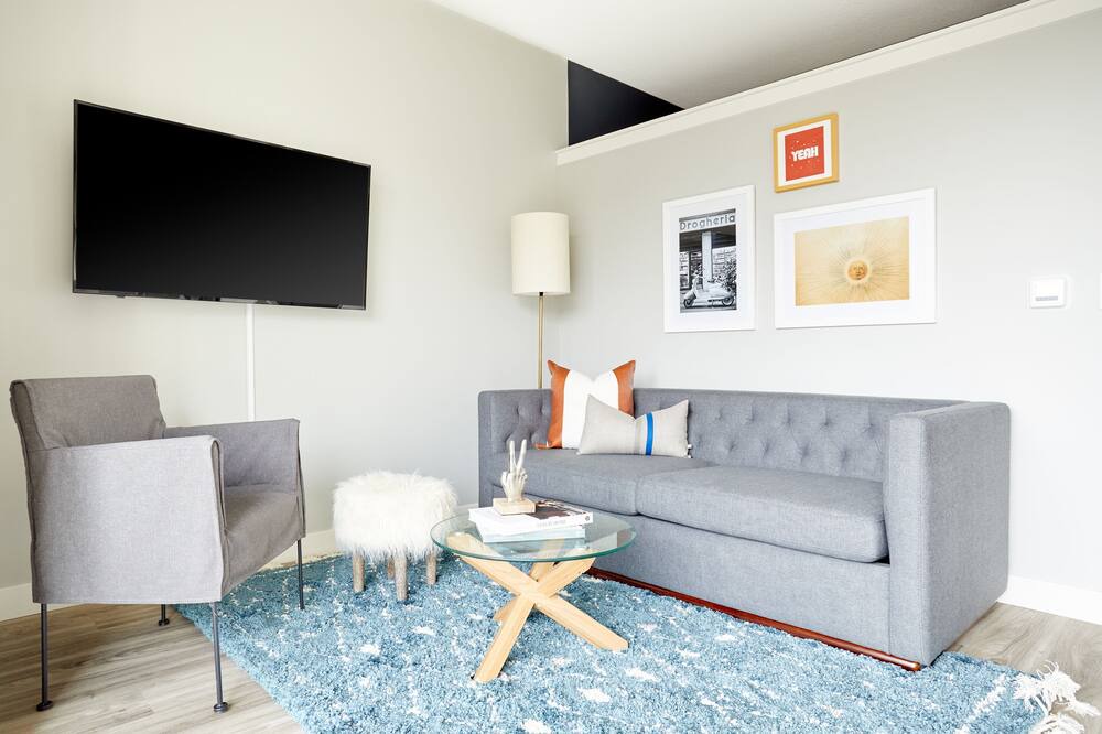 Photo of Livingroom in Mill District