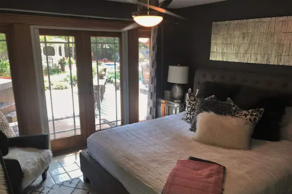 Photo of Bedroom in Bayport