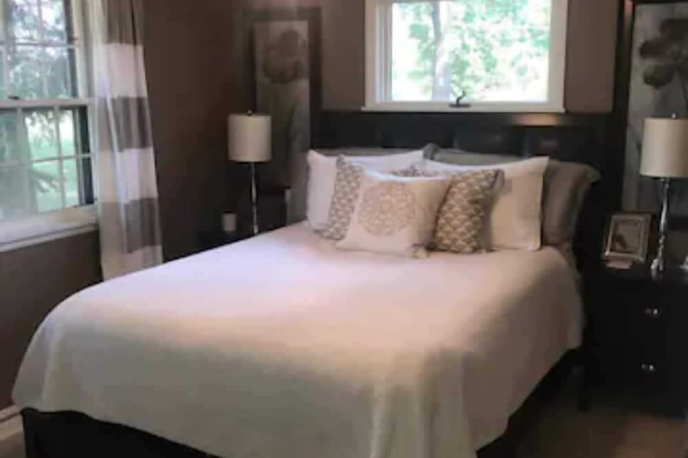 Photo of Bedroom in Bayport