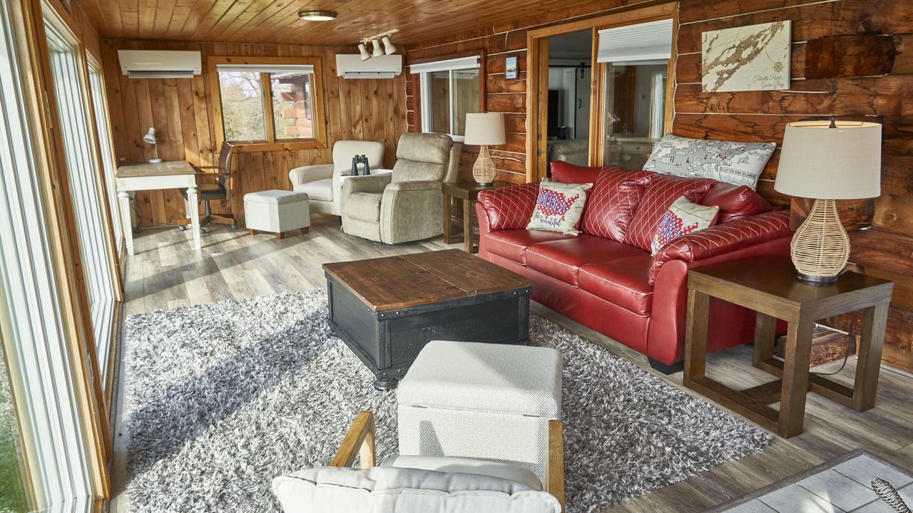 Photo of Livingroom in Brier Hill