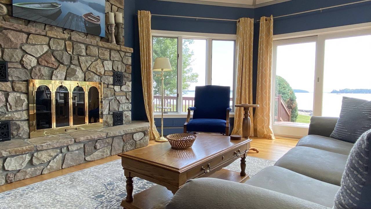 Photo of Livingroom in Schuyler Falls
