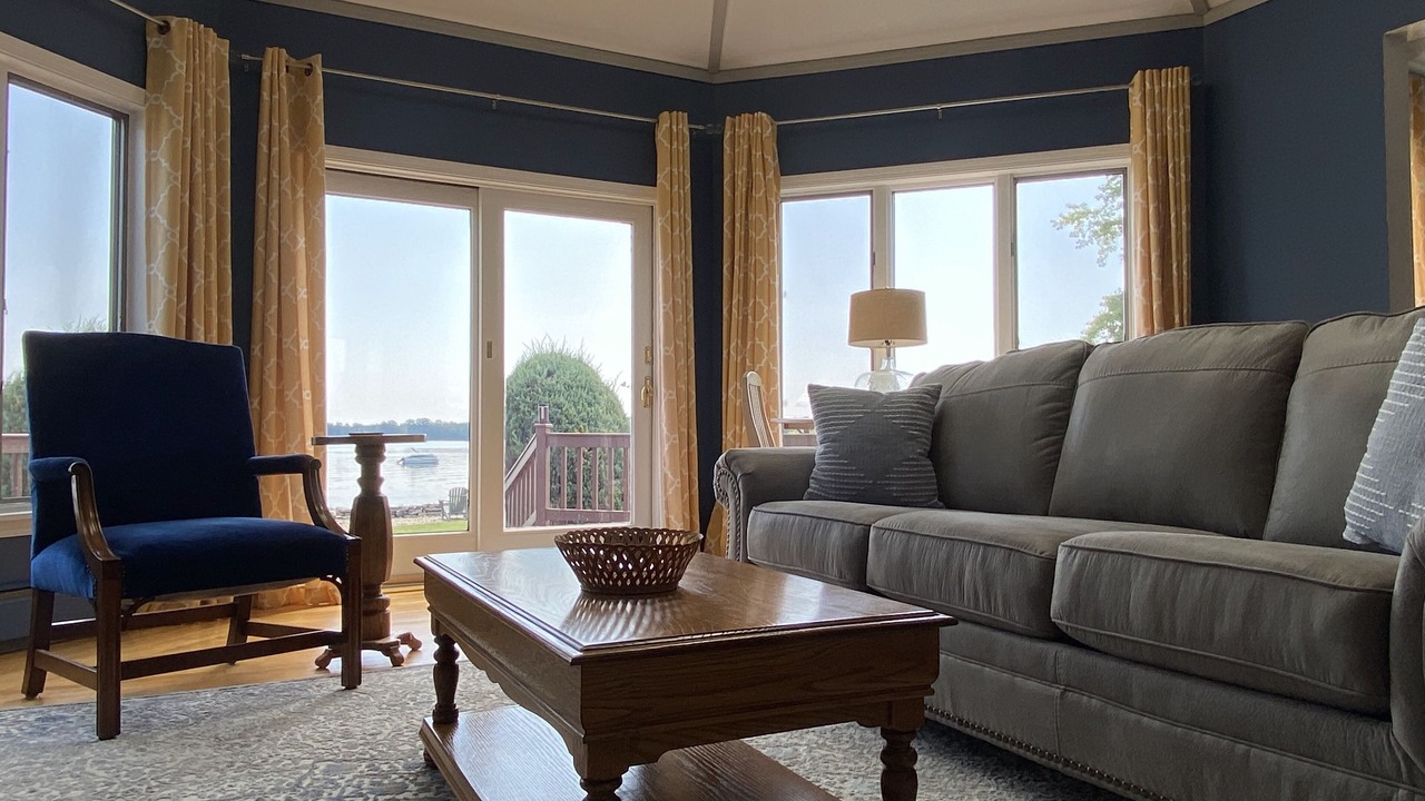 Photo of Livingroom in Schuyler Falls