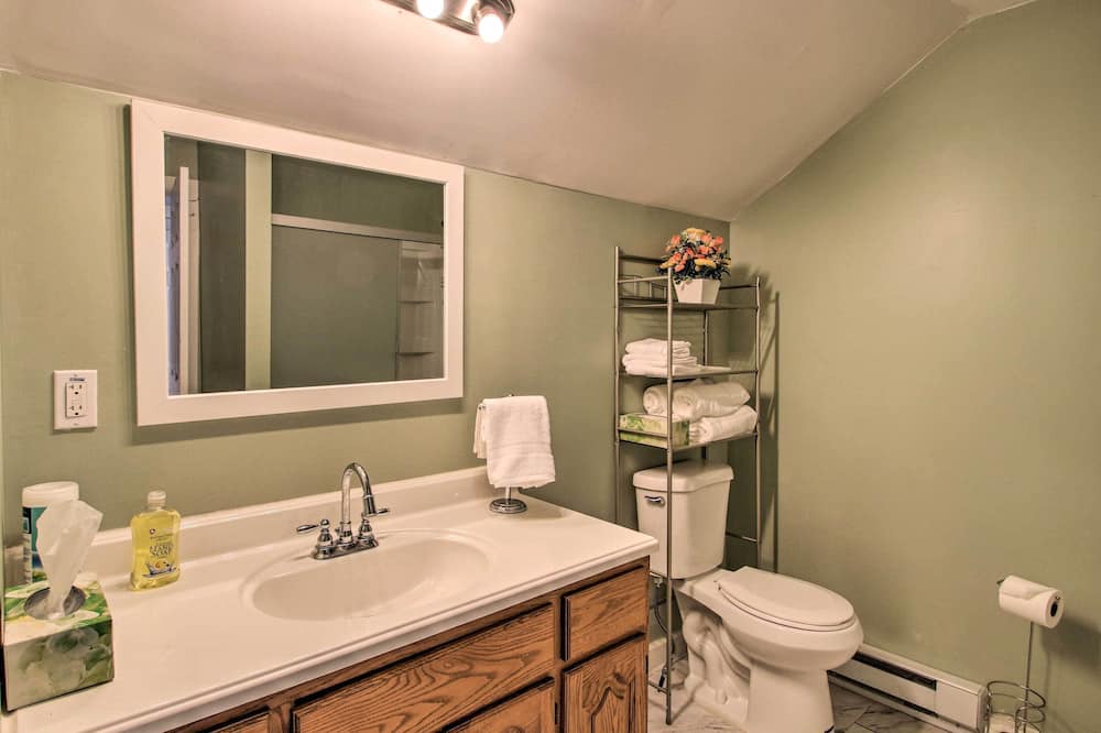 Photo of Bathroom in East Wakefield