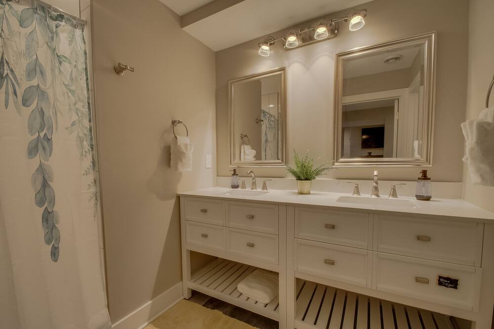 Photo of Bathroom in Highland