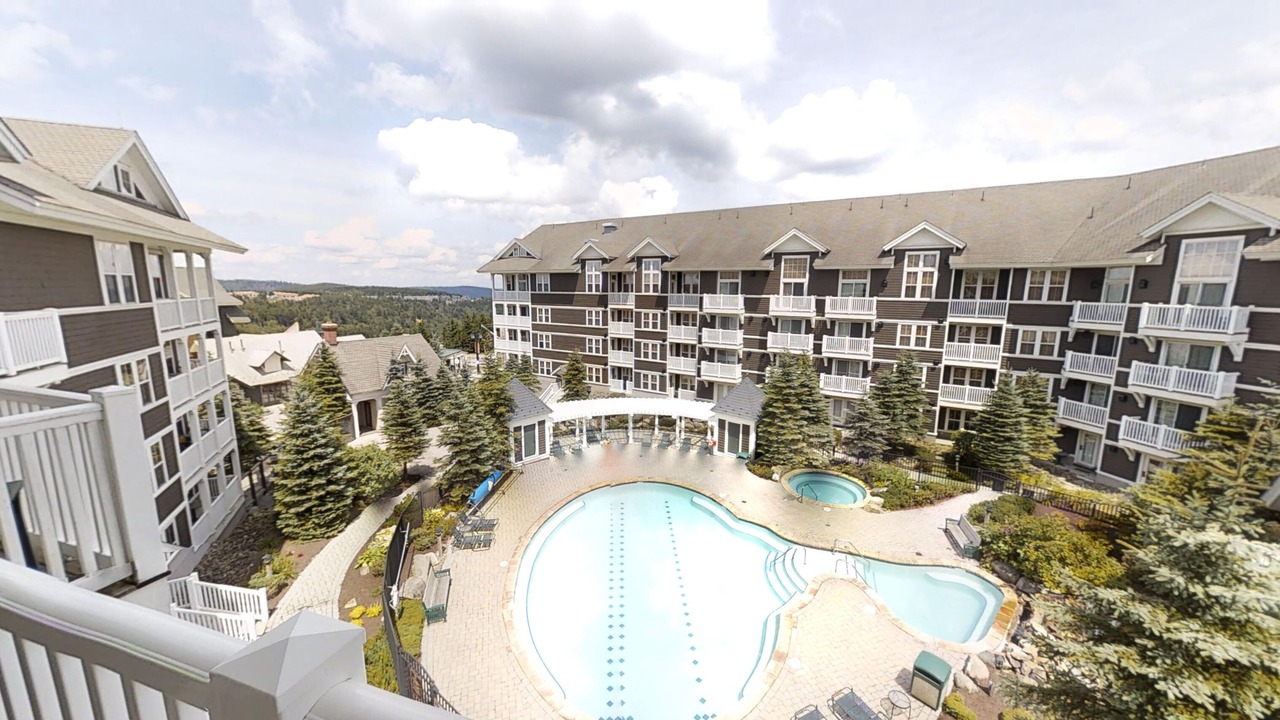 Photo of Outdoor in Snowshoe