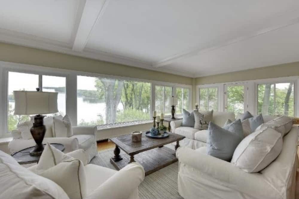 Photo of Livingroom in Minnetrista