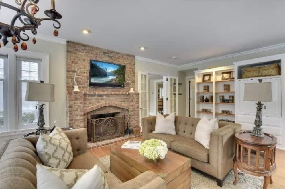Photo of Livingroom in Minnetrista