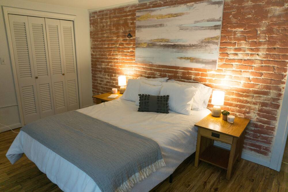 Photo of Bedroom in Charles Town