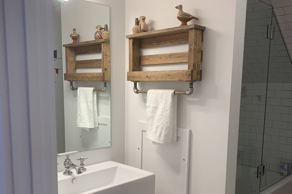 Photo of Bathroom in Bread Loaf