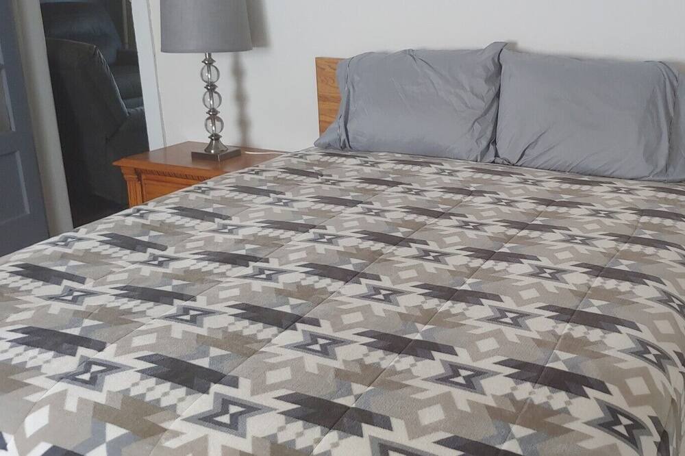 Photo of Bedroom in Holman