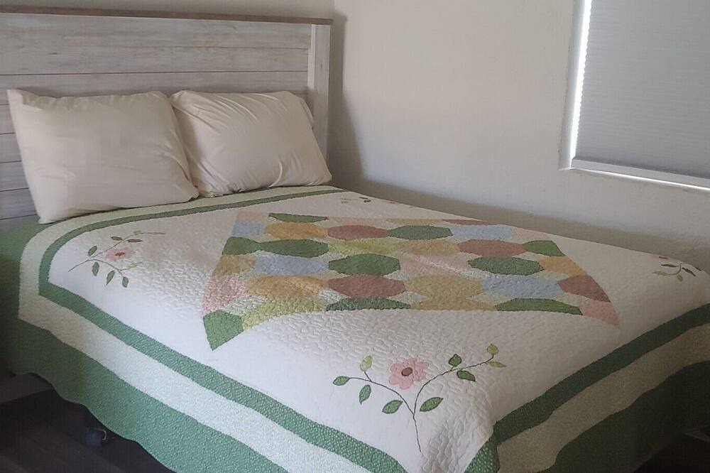 Photo of Bedroom in Holman
