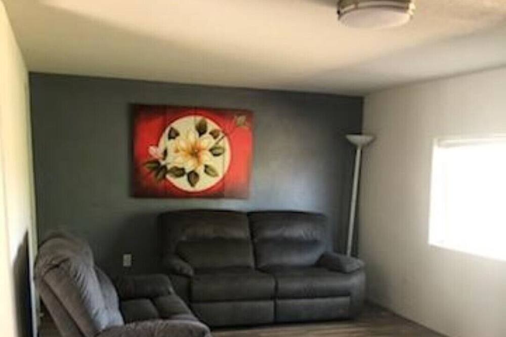 Photo of Livingroom in Holman