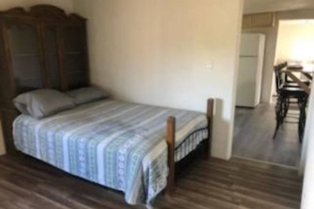 Photo of Bedroom in Holman