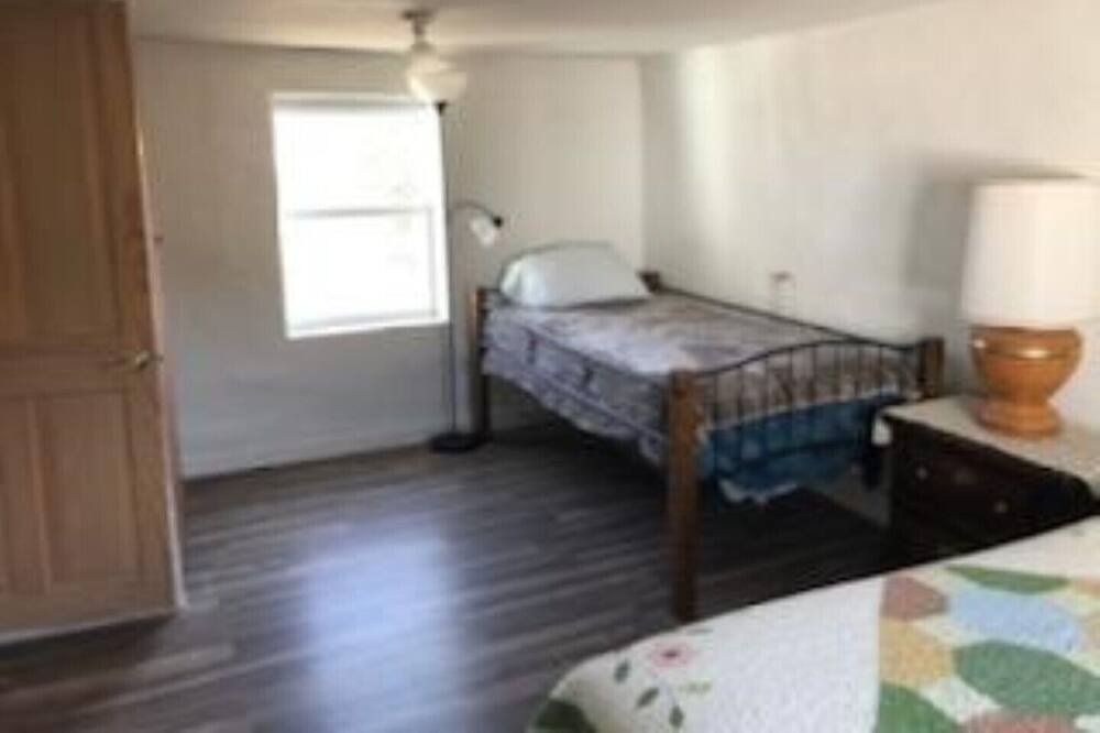 Photo of Bedroom in Holman